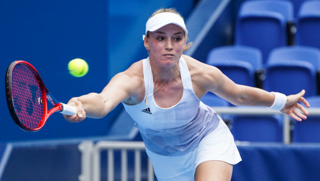 Елена Рыбакина вышла в четвертьфинал турнира в Чехии