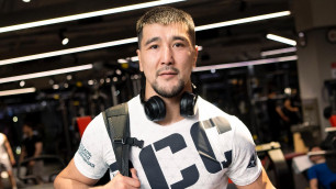 Казахский боец "пнул" звезду турнира UFC 280 в ОАЭ
