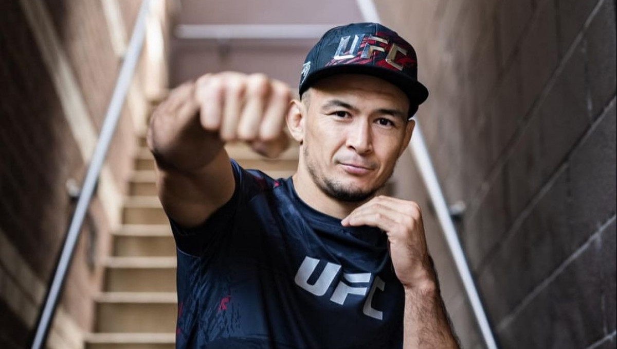 "Скоро увидимся". "Казах" из UFC отреагировал на победу Махачева