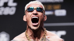 Бывший чемпион UFC отреагировал на информацию о бое с уроженцем Казахстана