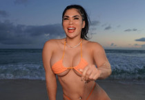 ©instagram.com/rachaelostovich/