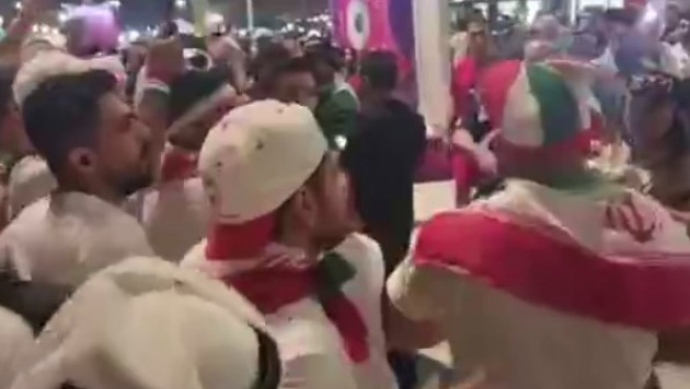 Иранские болельщики подрались друг с другом после поражения на ЧМ-2022