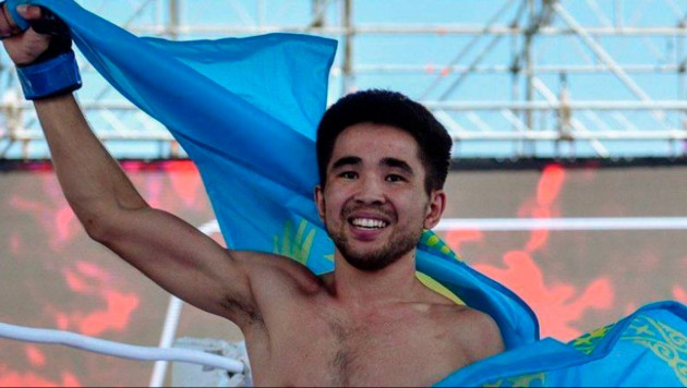 Казахстанский боец ММА Арман Ашимов дебютировал в профи-боксе