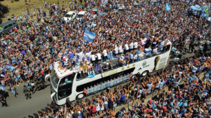 Более 5 миллионов болельщиков вышли на улицы Буэнос-Айреса для встречи сборной Аргентины