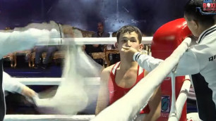 Казахстанский боксер с нокдауном выиграл медаль ЧА по боксу