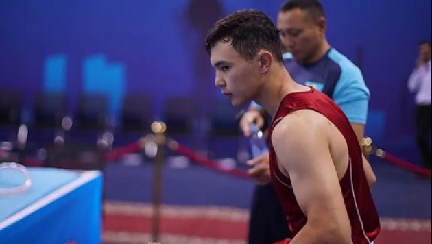 Казахстанец разбил сопернику глаз и вышел в полуфинал чемпионата Азии по боксу