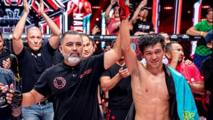 Кандидат в UFC из Казахстана "задушил" небитого бразильца