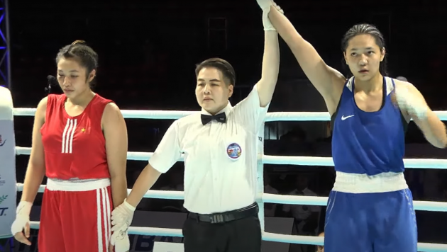 Победа нокаутом. Казахстан получил первого финалиста ЧА-2023 по боксу