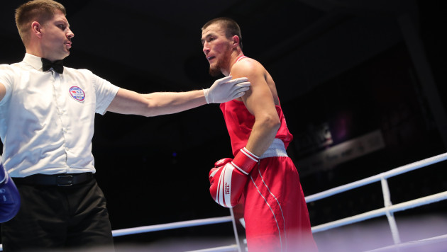 Видео неожиданного поражения лидера сборной Казахстана по боксу на Кубке Странджа