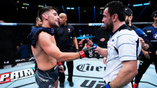 Таджикский боец шокировал непобежденного соперника в своем дебюте в UFC