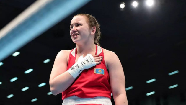 Чемпионка мира из Казахстана с трудной победы стартовала на женском ЧМ-2023 по боксу