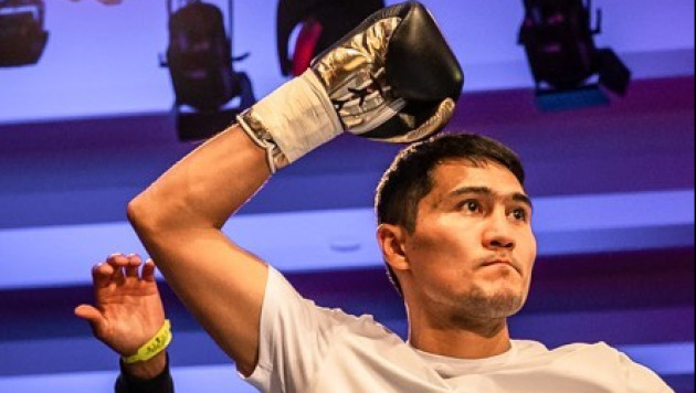 Небитый казахстанский боксер провел дуэль взглядов с японским нокаутером