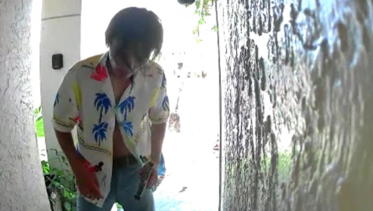 Казахстанец в одиночку справился с вооруженной бандой в Майами (ВИДЕО)