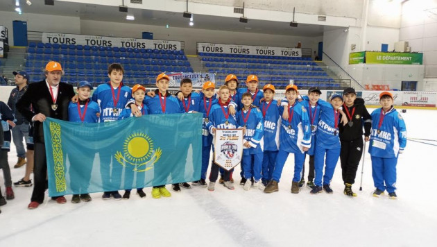 Юношеская команда по хоккею Kazakhstan Team завоевала бронзу на международном турнире во Франции 