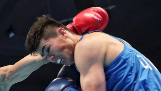 Казахский боксер из Китая нокаутом выиграл бой на ЧМ-2023 в Ташкенте
