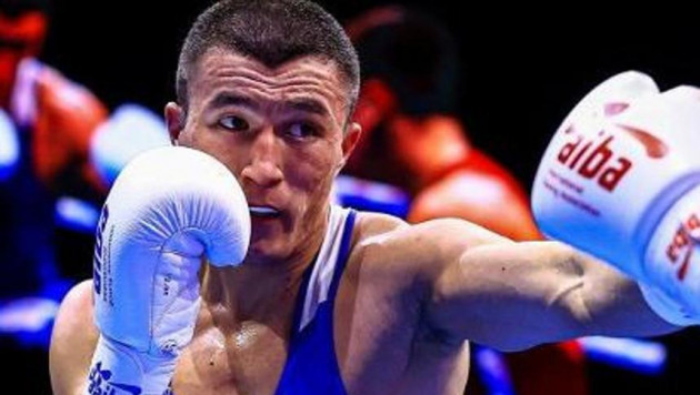 Первый номер Казахстана выиграл бой на ЧМ-2023 по боксу