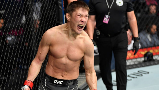 Казахстанца назвали самым невезучим бойцом UFC