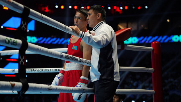На чемпионате мира по боксу во второй раз прервали гимн Казахстана