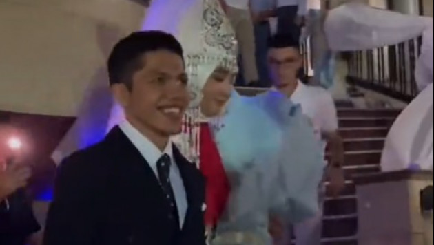 20-летний чемпион мира по боксу из Казахстана сыграл свадьбу