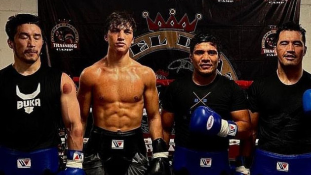 17-летний боксер дебютирует в карде объединительного боя Алимханулы
