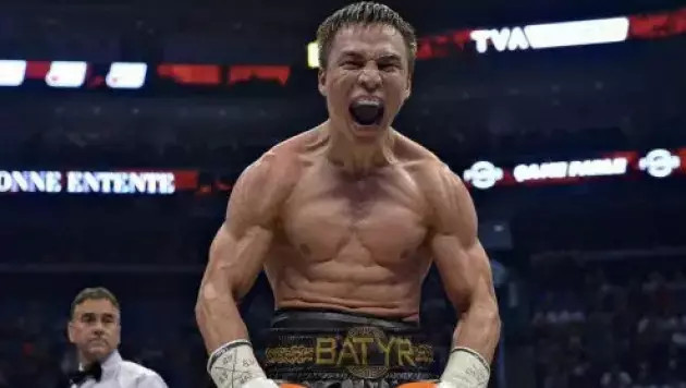 В США назвали победителя титульного боя с нокдауном Джукембаева