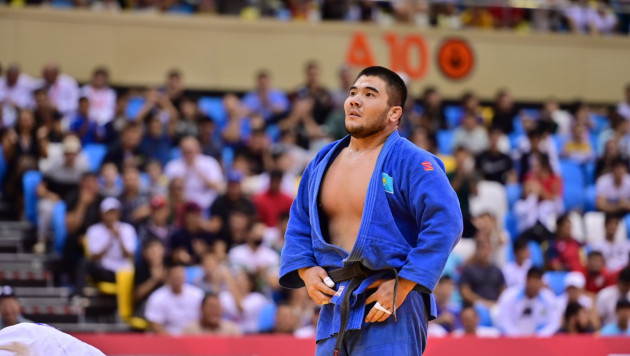 Казахстанец победил олимпийского чемпиона и сотворил сенсацию на Азиаде