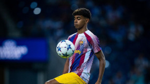 16-летний талант "Барселоны" оконфузился во время матча, но вошел в историю Лиги чемпионов
