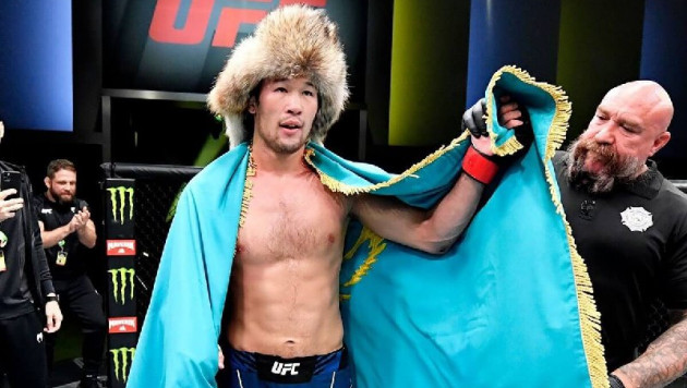 Казахстанские бойцы из UFC смогут заходить в октагон с флагом РК