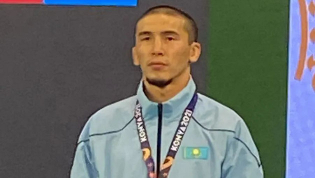 Казахстанский борец выиграл золото чемпионата мира