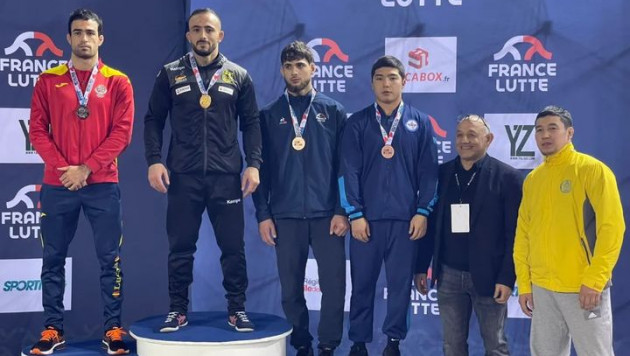 Казахстанские борцы выиграли три медали во Франции
