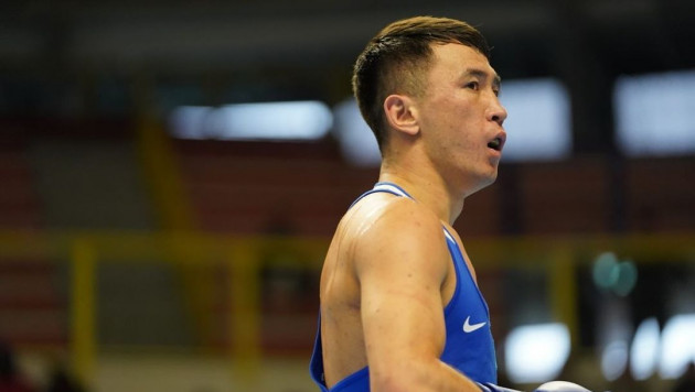 Разгромом завершился бой Казахского Ломаченко в отборе на Олимпиаду-2024