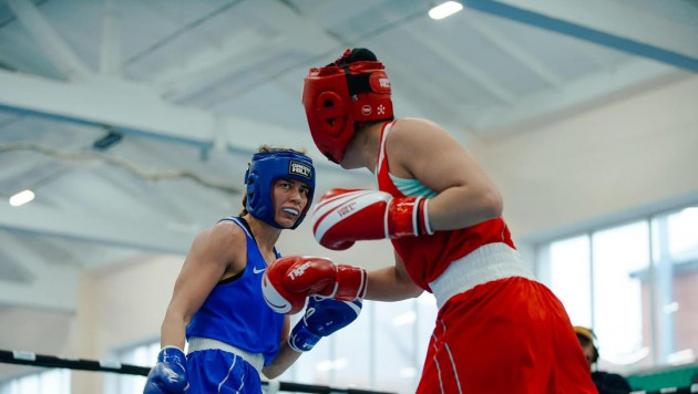 Чемпионка Азии из Казахстана проиграла финал отбора за лицензию Олимпиады-2024 в боксе