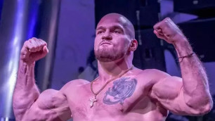 Артем Резников получил бой против экс-чемпиона