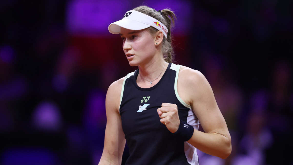 Рыбакина победила чемпионку WTA и вышла на экс-первую ракетку мира