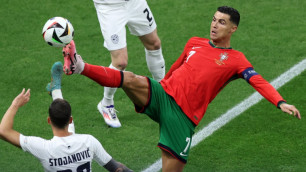 Роналду не забил пенальти и расплакался: Португалия с трудом вышла в 1/4 финала на Евро