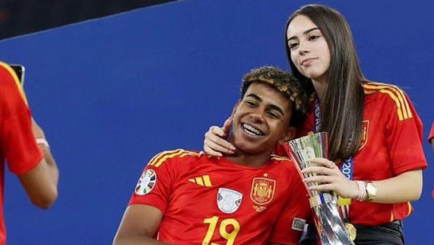 17-летний Ламин Ямаль показал свою девушку: она звезда TikTok и старше футболиста?