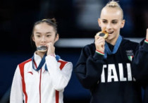 ©instagram.com/zhouyaqin.gymnast