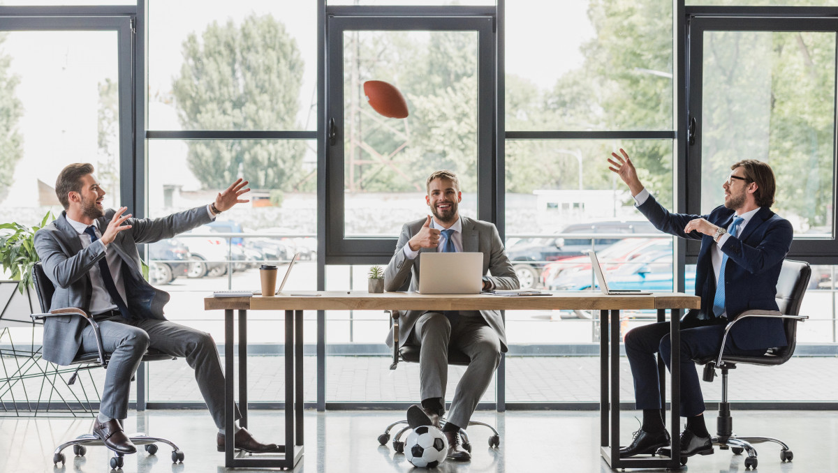 Врач предложила лучшие упражнения для офисных работников