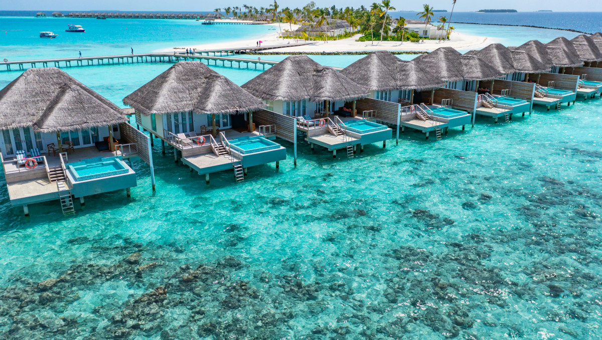 Путешествие на Мальдивы за 21 600 тенге нереально? Казахстанец поделился лайфхаком