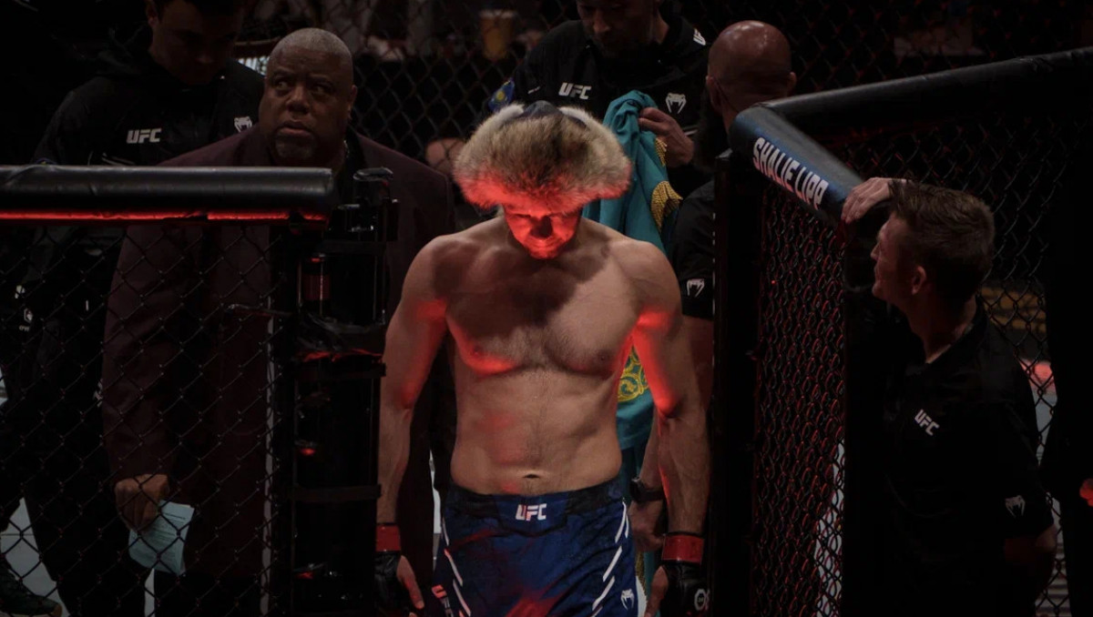 Рахмонов узнал соперника после боя за титул чемпиона UFC