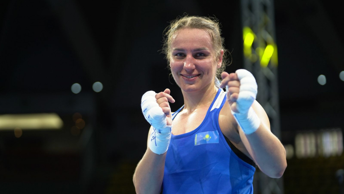 Камбэком с нокдауном обернулся бой чемпионки из Казахстана на малом ЧМ по боксу