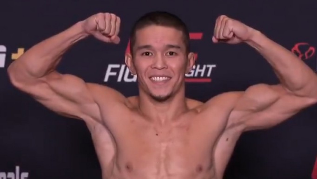 Асу Алмабаев прошел взвешивание перед главным боем в UFC