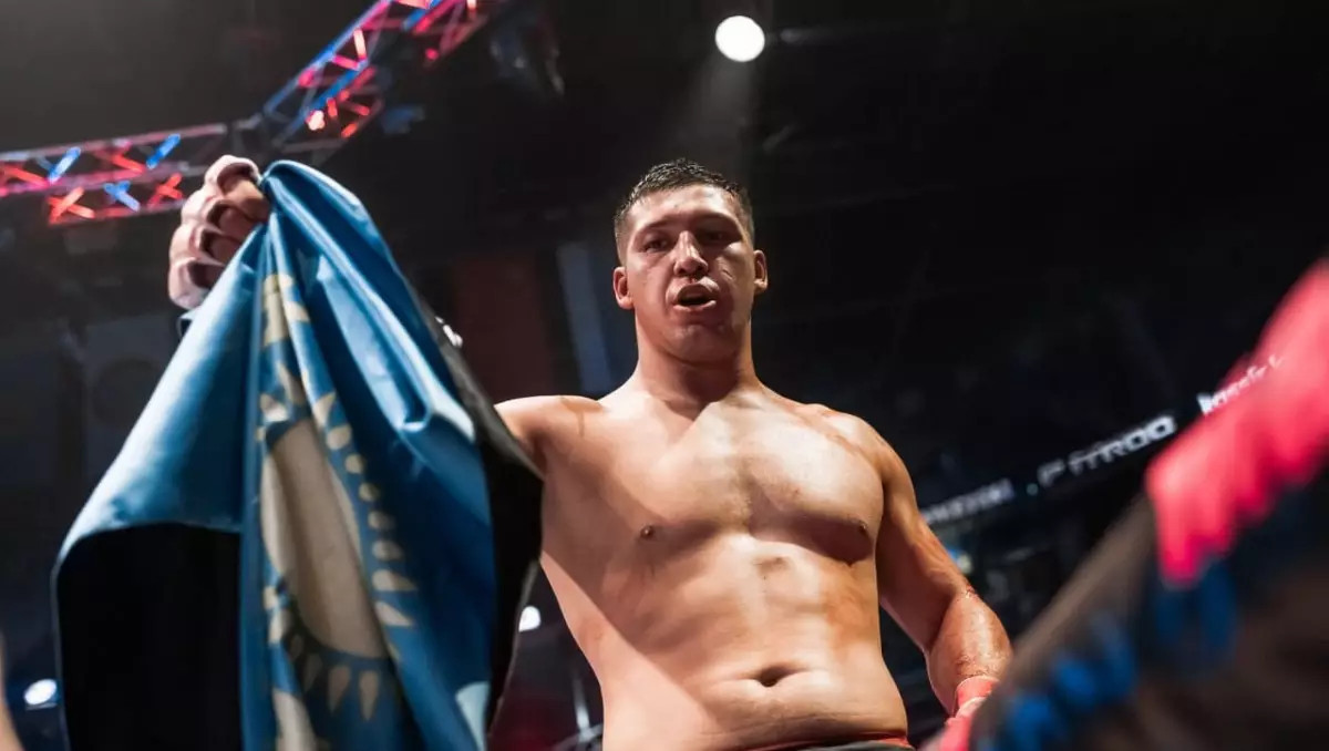 Сенсацией завершился дебютный бой непобежденного казаха в UFC