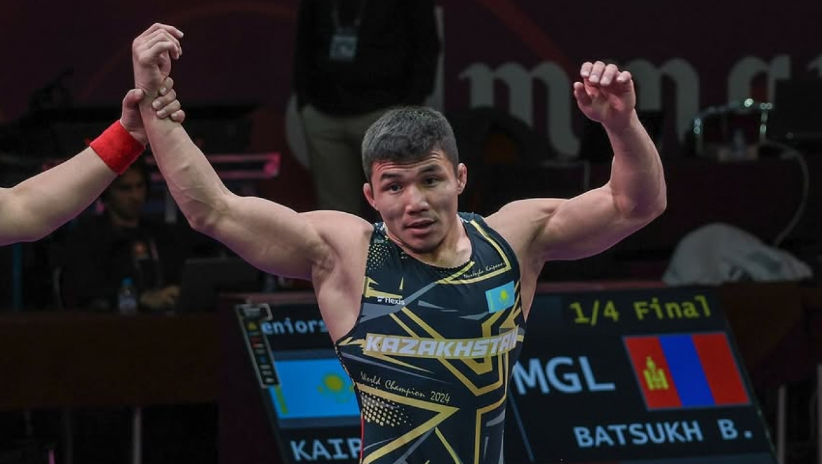 Казахстан сотворил камбэк и завоевал первое золото на ЧА-2025 по борьбе