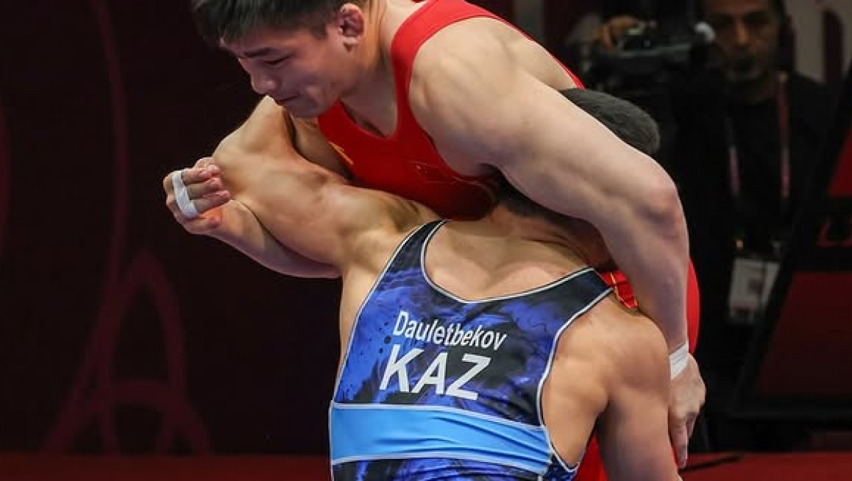В дуэли Казахстан - Узбекистан решилась судьба медали ЧА по борьбе