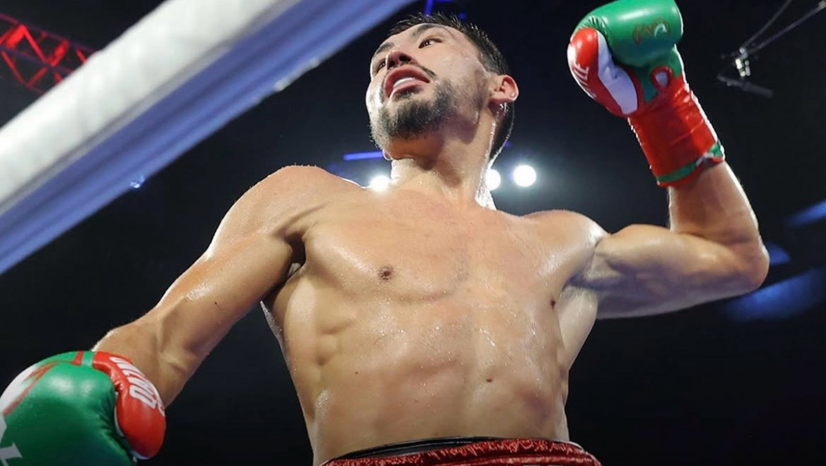 В команде Алимханулы заявили о бое с Бенавидесом и Канело