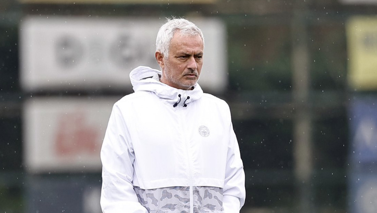 Месть за поражение? Моуринью устроил хаос после матча