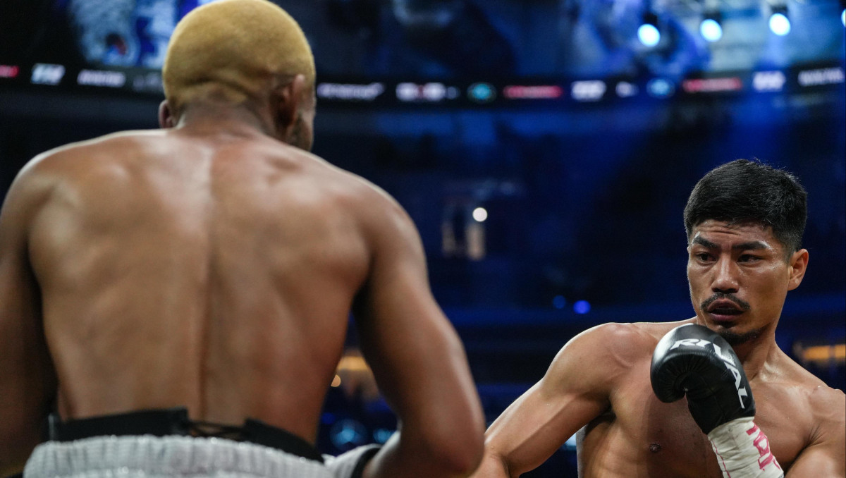 В Британии вынесли вердикт "казахскому королю нокаутов" за титульный бой