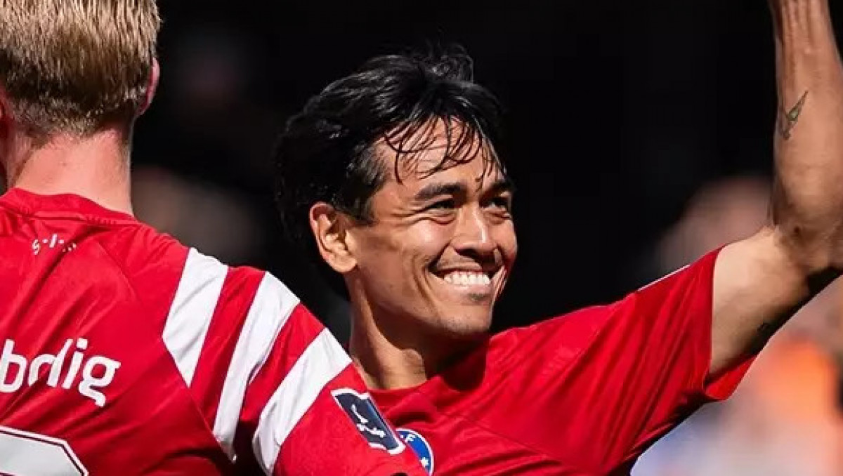 Европейский клуб вернул Оразова в состав и учинил разгром