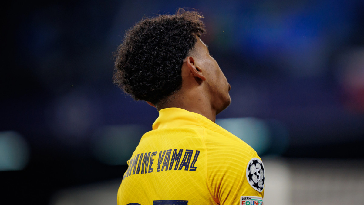 В "Барселоне" объяснили решение исключить Ямаля. Подробности